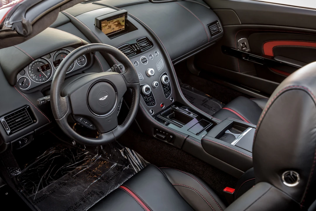 2017 Aston Martin V12 Vantage (2010-2018) - Image 31 of 31