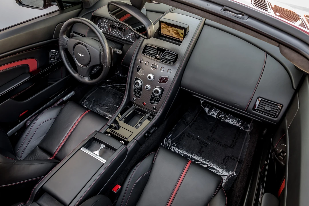 2017 Aston Martin V12 Vantage (2010-2018) - Image 13 of 31