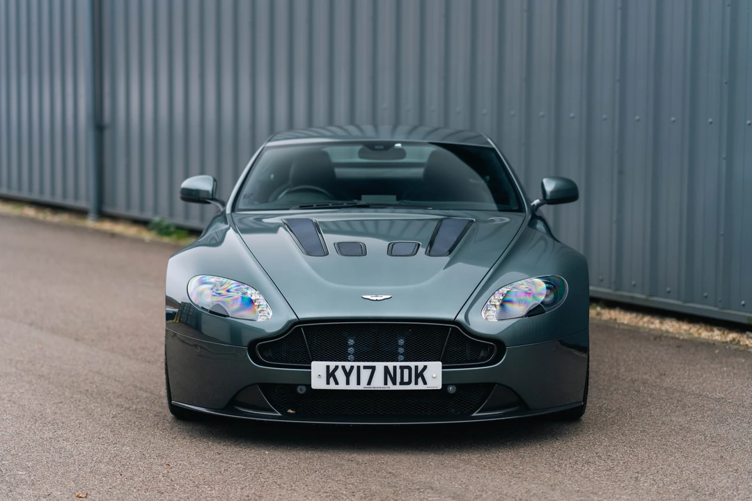 2017 Aston Martin V12 Vantage (2010-2018) - Image 2 of 31