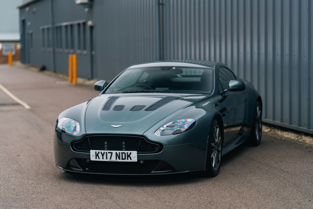 2017 Aston Martin V12 Vantage (2010-2018) - Image 3 of 31