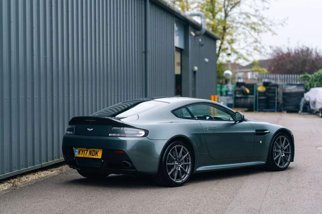 2017 Aston Martin V12 Vantage (2010-2018) - Image 16 of 31