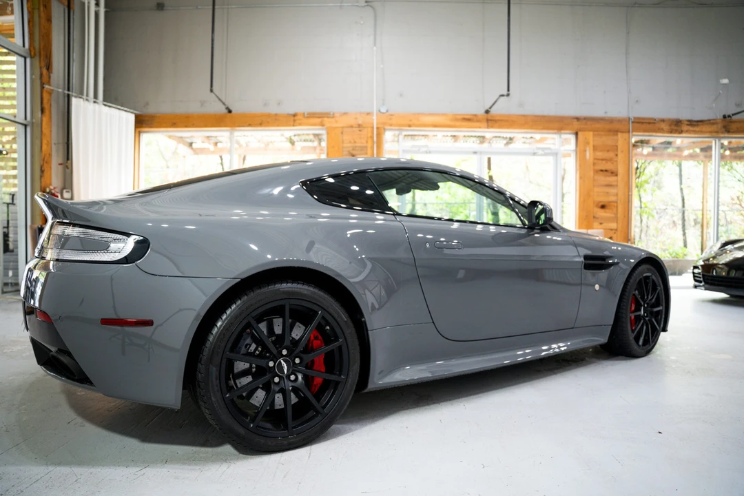 2017 Aston Martin V12 Vantage (2010-2018) - Image 15 of 31