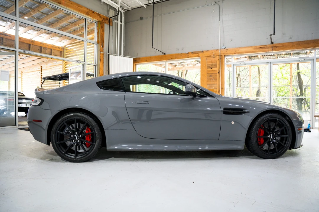 2017 Aston Martin V12 Vantage (2010-2018) - Image 13 of 31