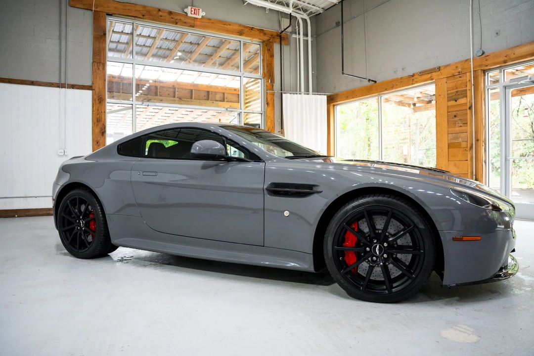 2017 Aston Martin V12 Vantage (2010-2018) - Image 11 of 31