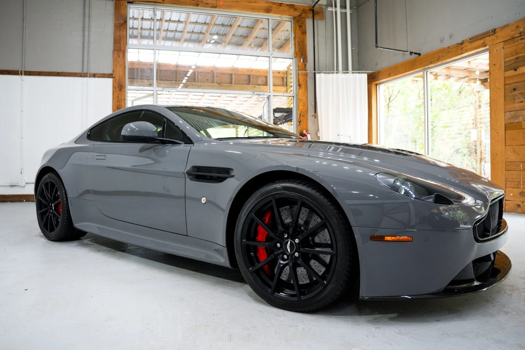 2017 Aston Martin V12 Vantage (2010-2018) - Image 10 of 31