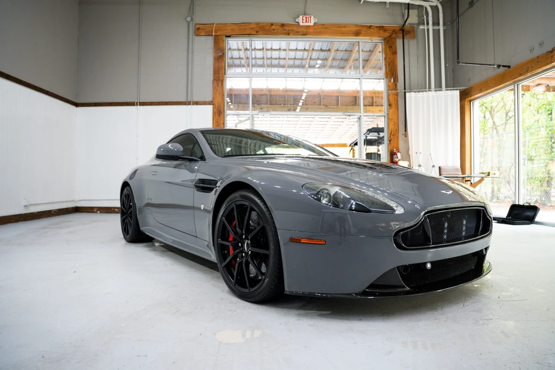 2017 Aston Martin V12 Vantage (2010-2018) - Image 9 of 31