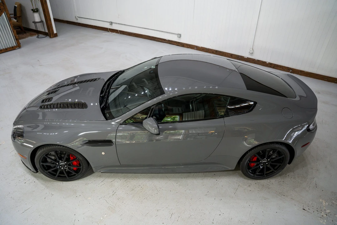 2017 Aston Martin V12 Vantage (2010-2018) - Image 26 of 31