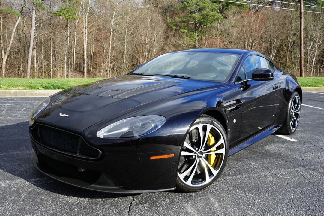 2017 Aston Martin V12 Vantage (2010-2018) - Image 1 of 31