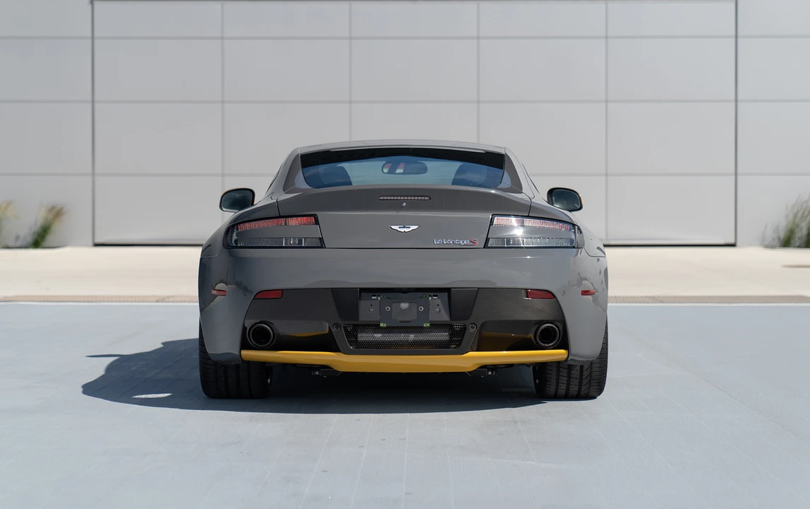 2017 Aston Martin V12 Vantage (2010-2018) - Image 3 of 31