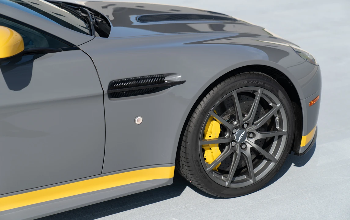 2017 Aston Martin V12 Vantage (2010-2018) - Image 11 of 31