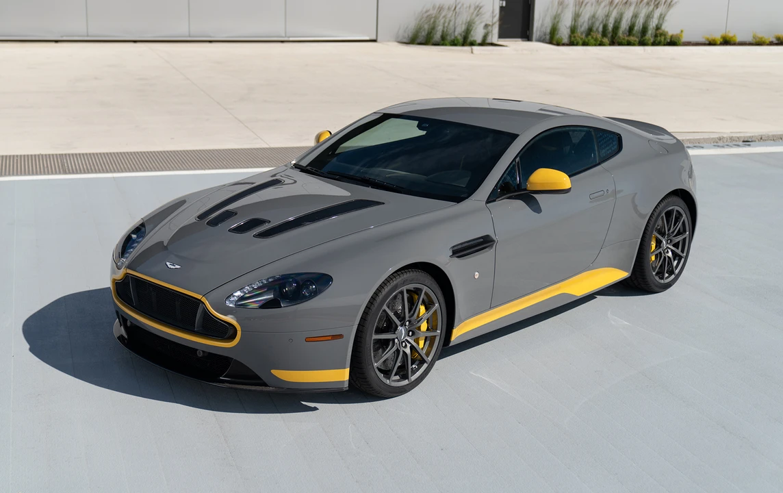2017 Aston Martin V12 Vantage (2010-2018) - Image 5 of 31