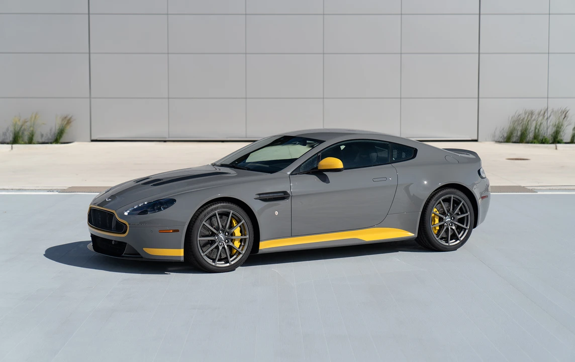 2017 Aston Martin V12 Vantage (2010-2018) - Image 4 of 31