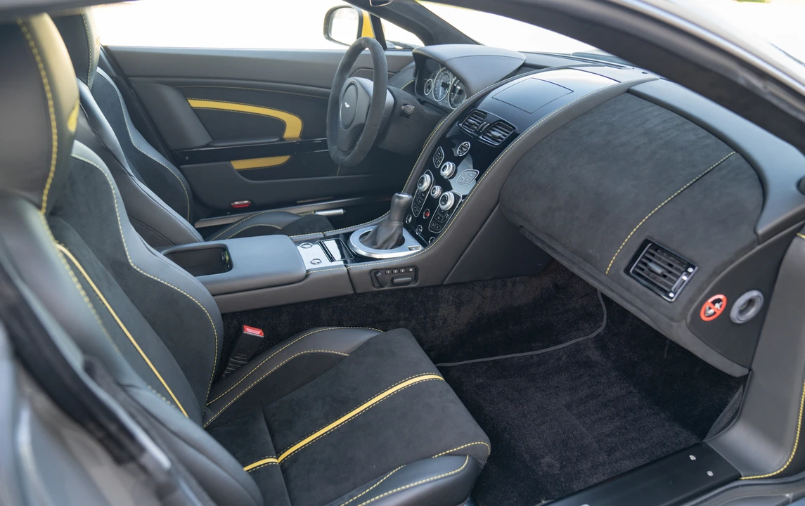 2017 Aston Martin V12 Vantage (2010-2018) - Image 14 of 31