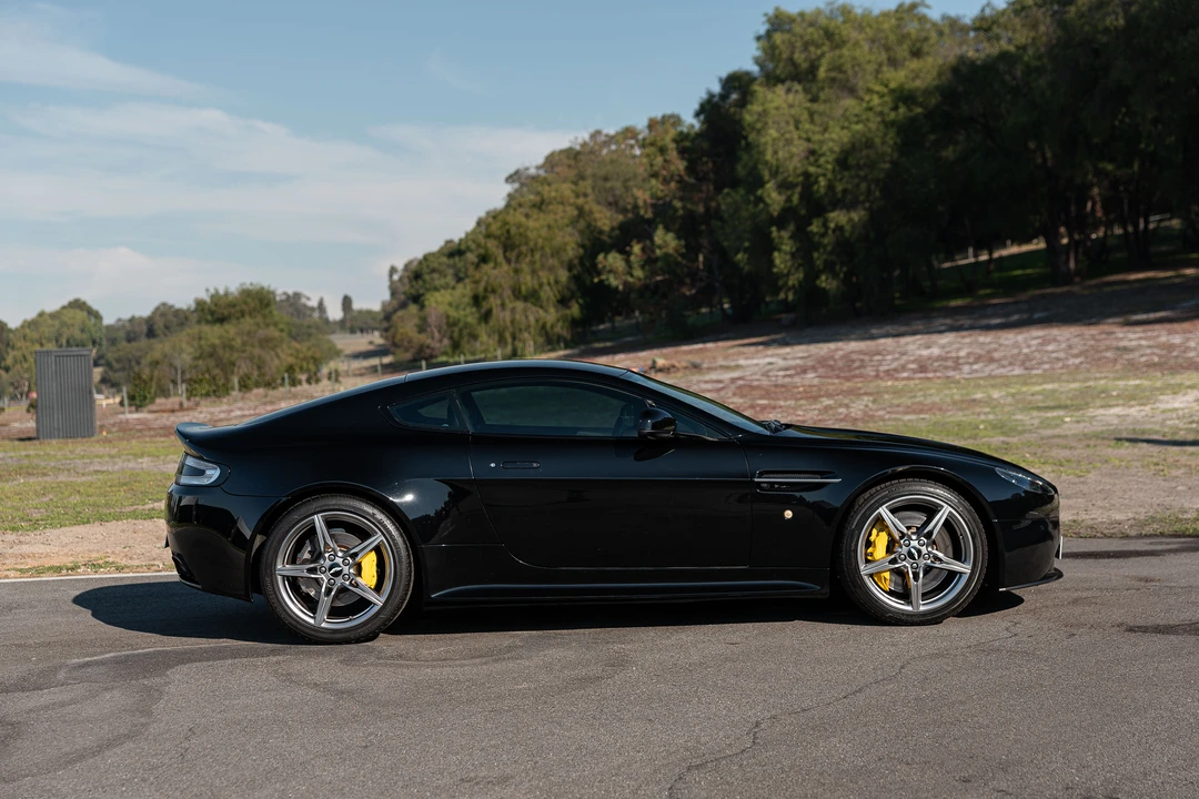 2017 Aston Martin V8 Vantage (2006-2017) - Image 11 of 31