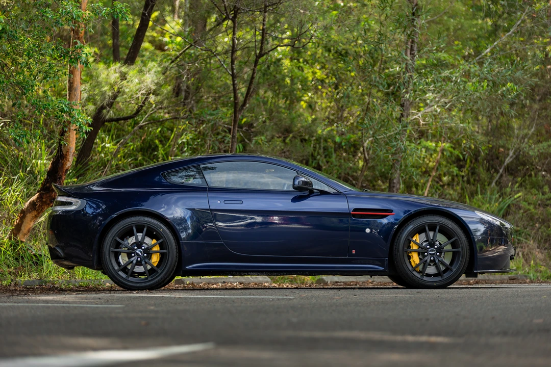 2017 Aston Martin V8 Vantage (2006-2017) - Image 9 of 31