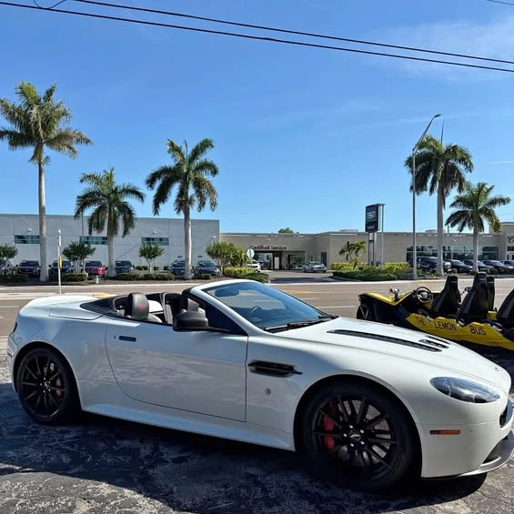 2017 Aston Martin Vantage - Image 1 of 1