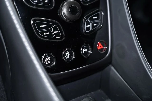 2017 Aston Martin Vanquish 2nd Gen - Image 25 of 31