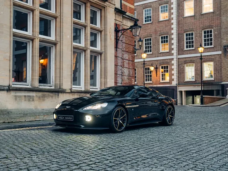 2017 Aston Martin Vanquish 2nd Gen - Image 28 of 31