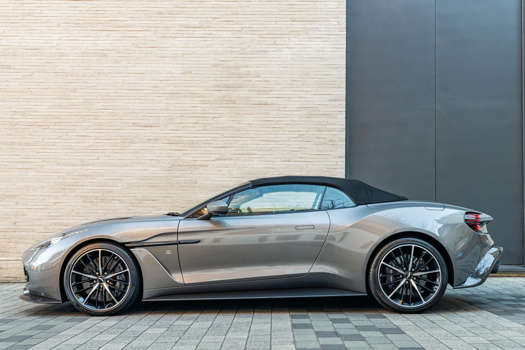 2017 Aston Martin Vanquish 2nd Gen - Image 17 of 31