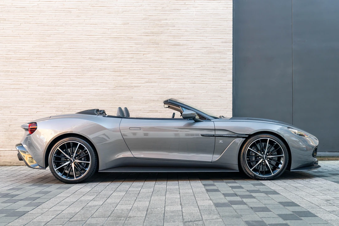 2017 Aston Martin Vanquish 2nd Gen - Image 13 of 31
