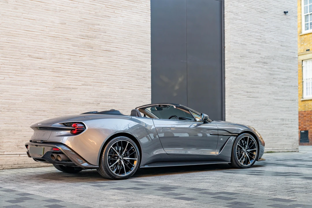 2017 Aston Martin Vanquish 2nd Gen - Image 24 of 31
