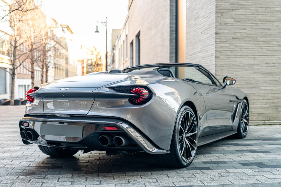 2017 Aston Martin Vanquish 2nd Gen - Image 27 of 31