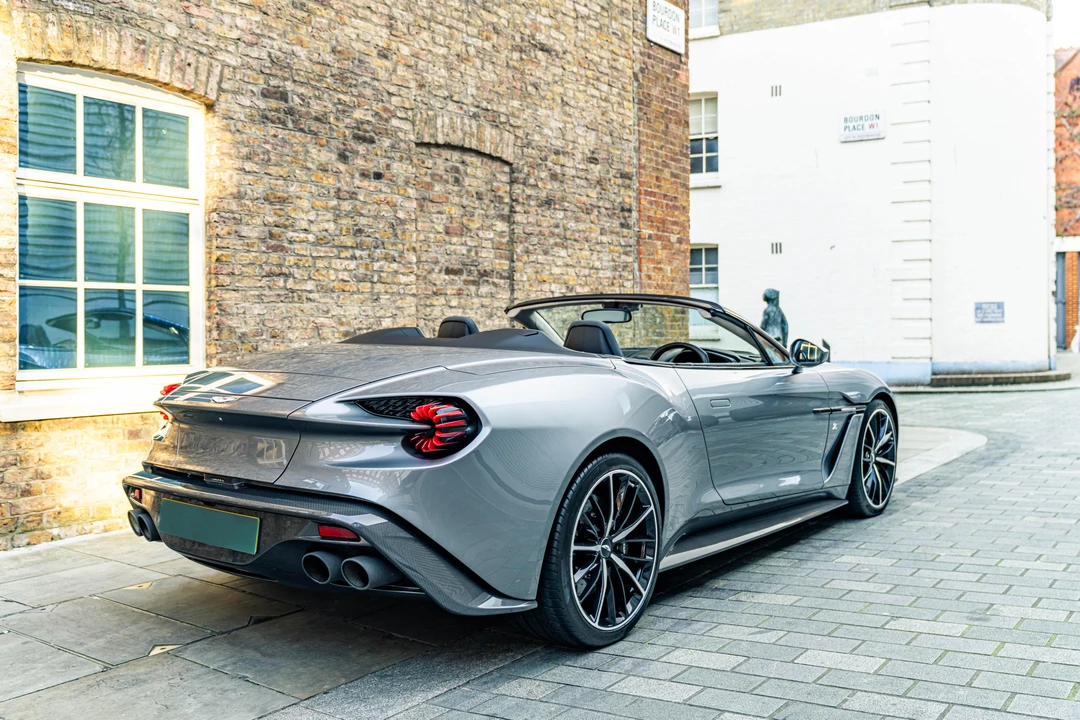 2017 Aston Martin Vanquish 2nd Gen - Image 28 of 31
