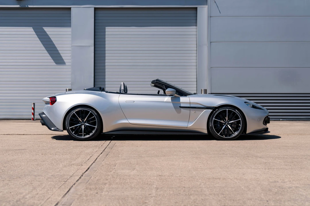 2017 Aston Martin Vanquish 2nd Gen - Image 8 of 31