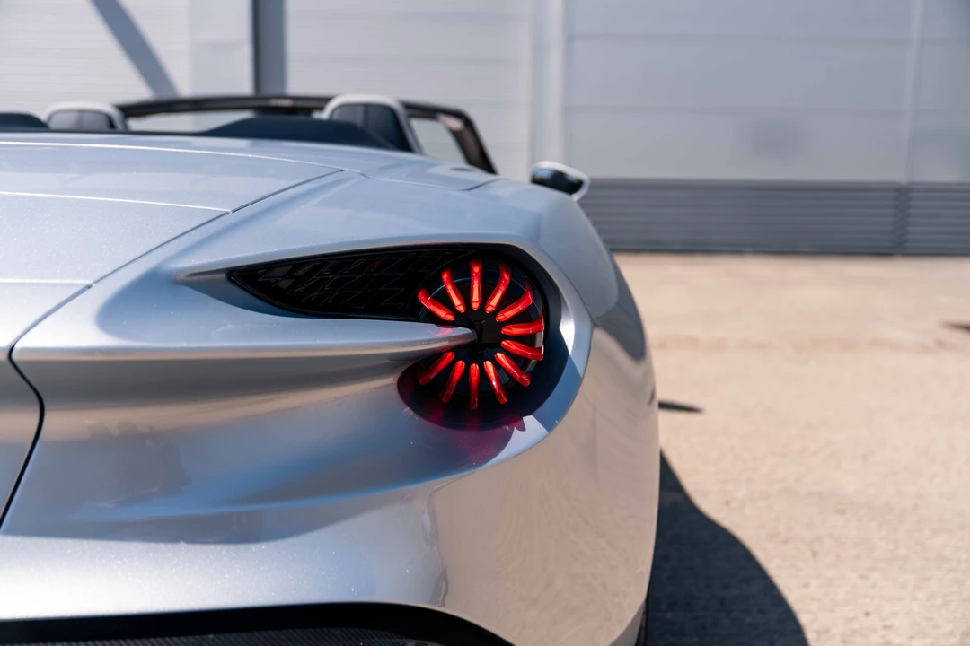 2017 Aston Martin Vanquish 2nd Gen - Image 24 of 31