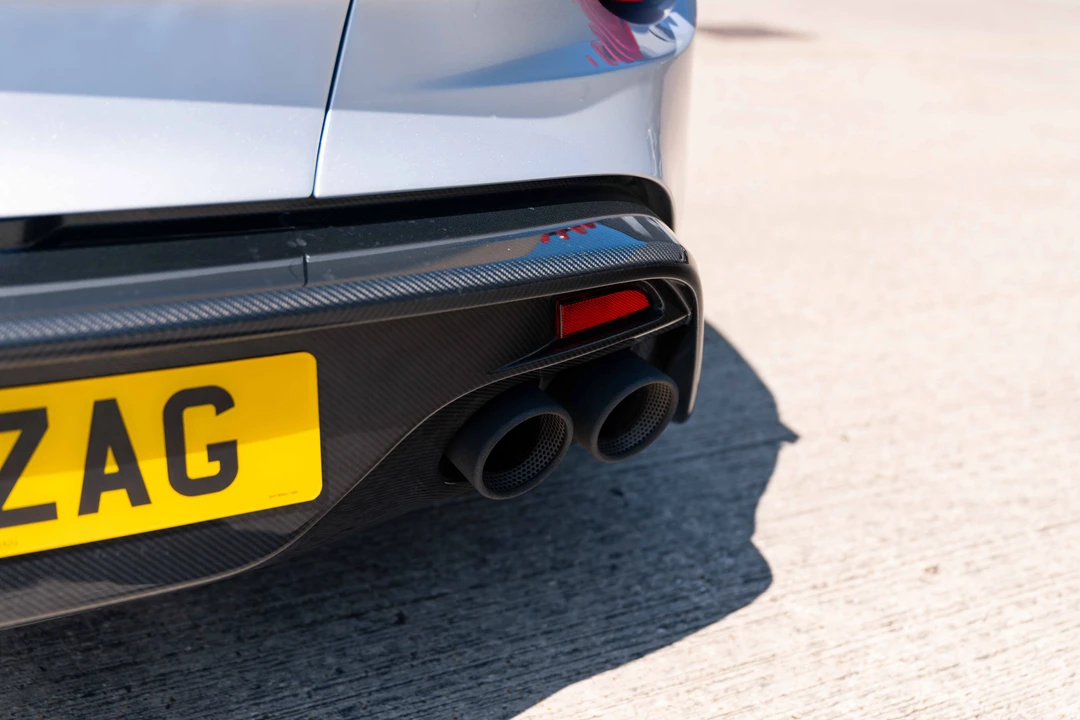 2017 Aston Martin Vanquish 2nd Gen - Image 27 of 31
