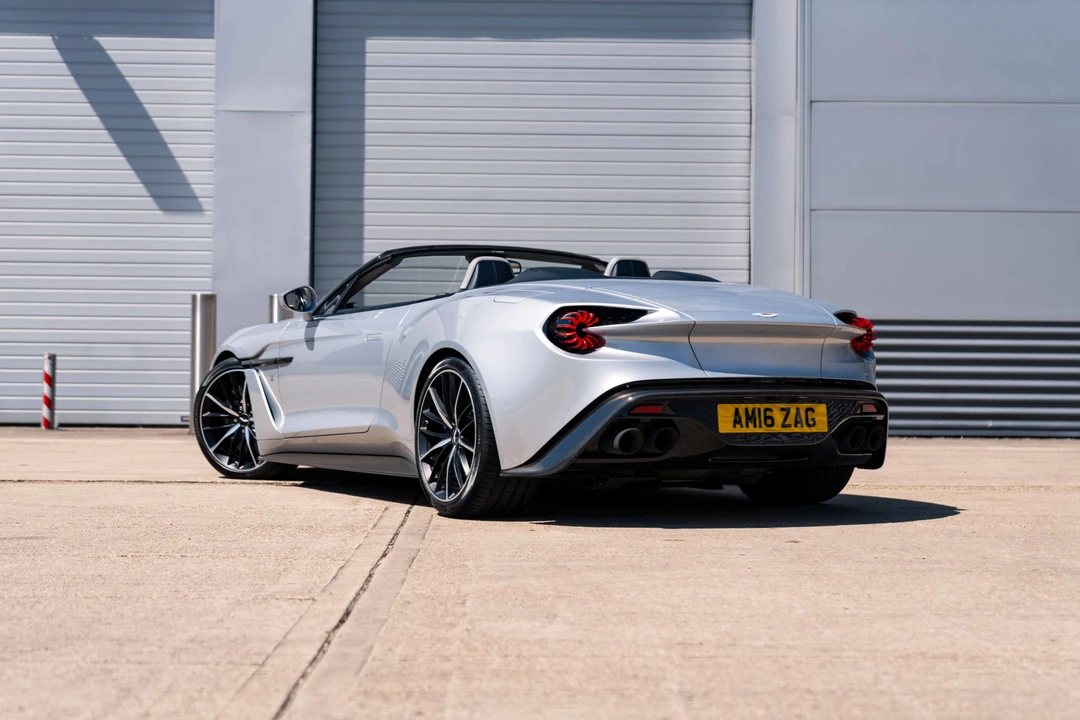2017 Aston Martin Vanquish 2nd Gen - Image 5 of 31