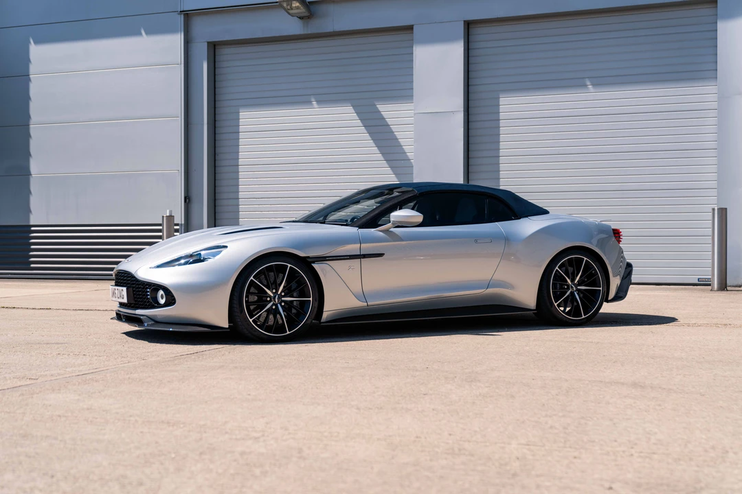 2017 Aston Martin Vanquish 2nd Gen - Image 12 of 31