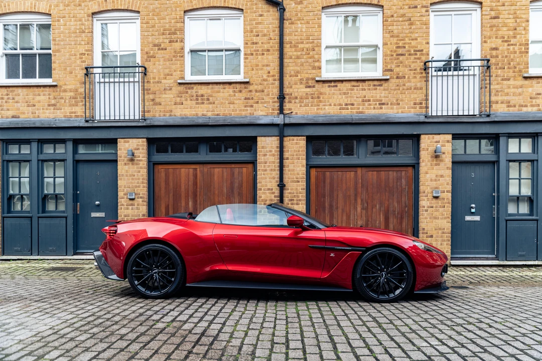 2017 Aston Martin Vanquish 2nd Gen - Image 9 of 31