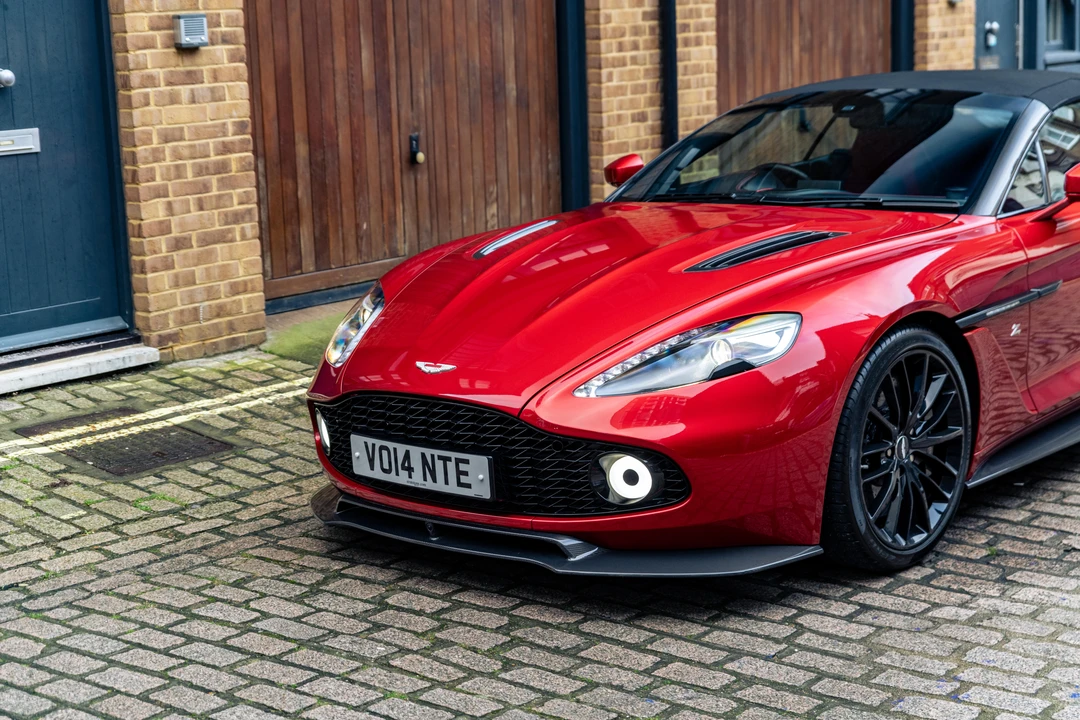 2017 Aston Martin Vanquish 2nd Gen - Image 22 of 31