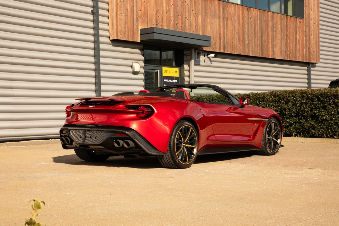2017 Aston Martin Vanquish 2nd Gen - Image 4 of 31