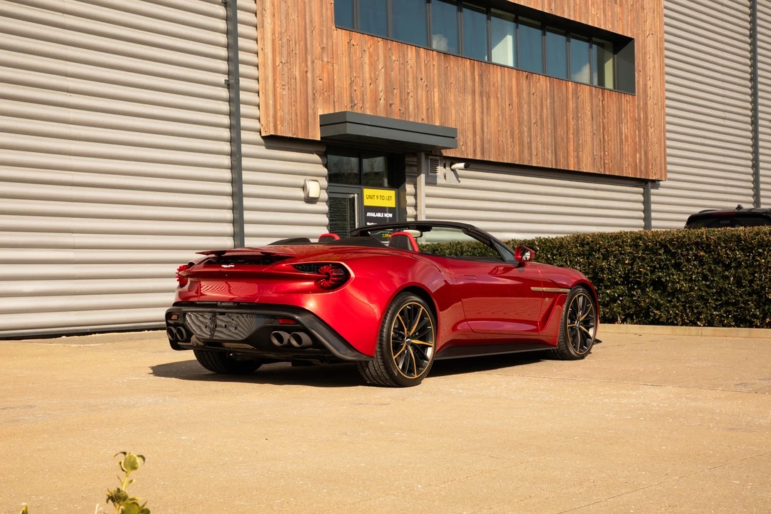 2017 Aston Martin Vanquish 2nd Gen - Image 11 of 31