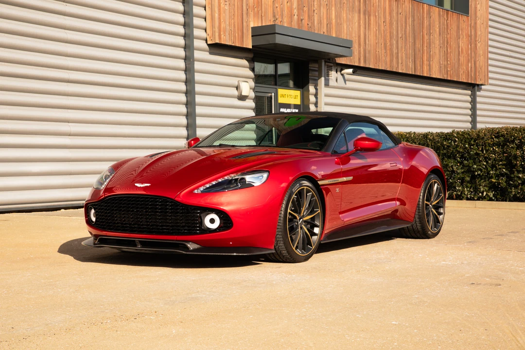 2017 Aston Martin Vanquish 2nd Gen - Image 23 of 31