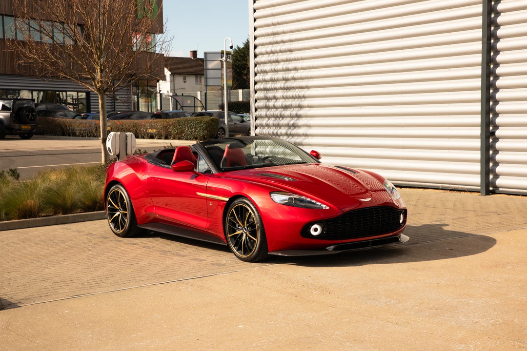 2017 Aston Martin Vanquish 2nd Gen - Image 27 of 31