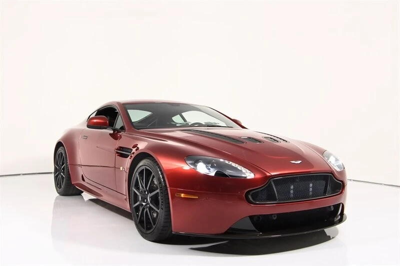 2017 Aston Martin Vantage - Image 2 of 31