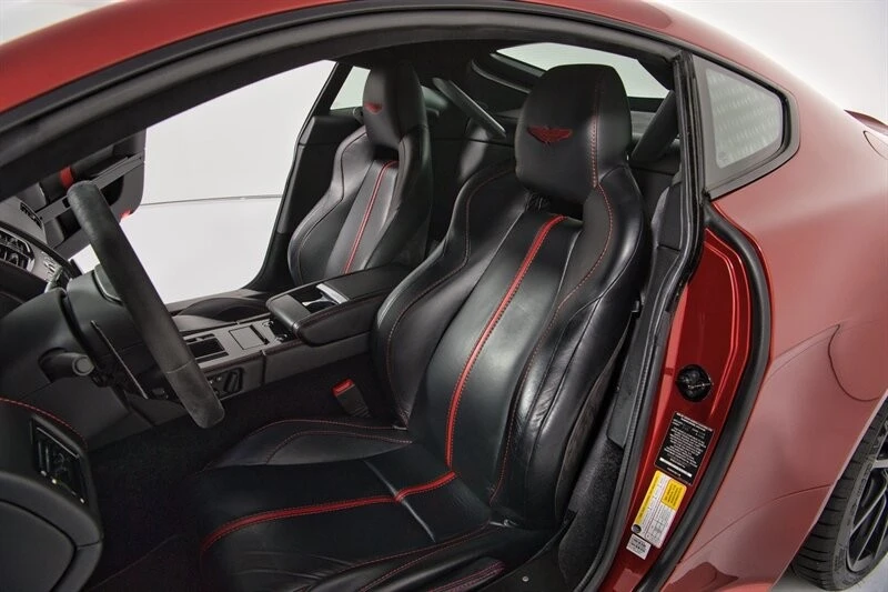 2017 Aston Martin Vantage - Image 21 of 31