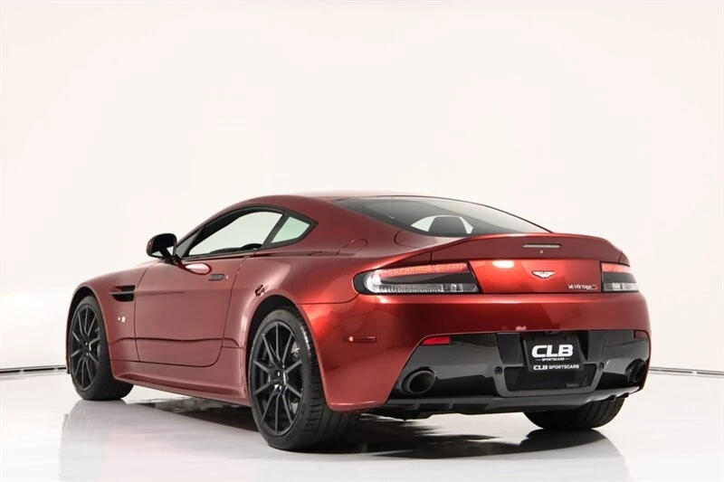 2017 Aston Martin Vantage - Image 10 of 31