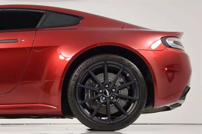 2017 Aston Martin Vantage - Image 7 of 31