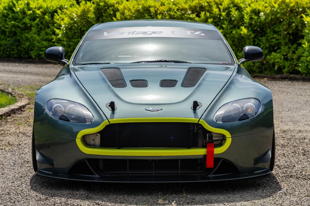 2017 Aston Martin V8 Vantage (2006-2017) - Image 2 of 31