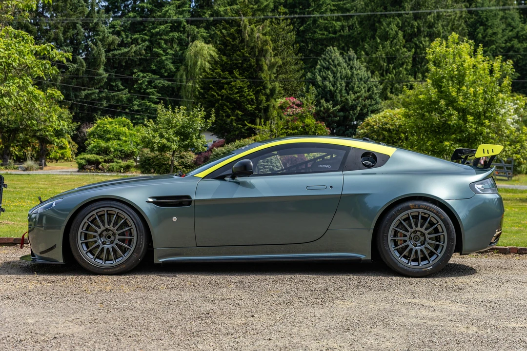 2017 Aston Martin V8 Vantage (2006-2017) - Image 6 of 31