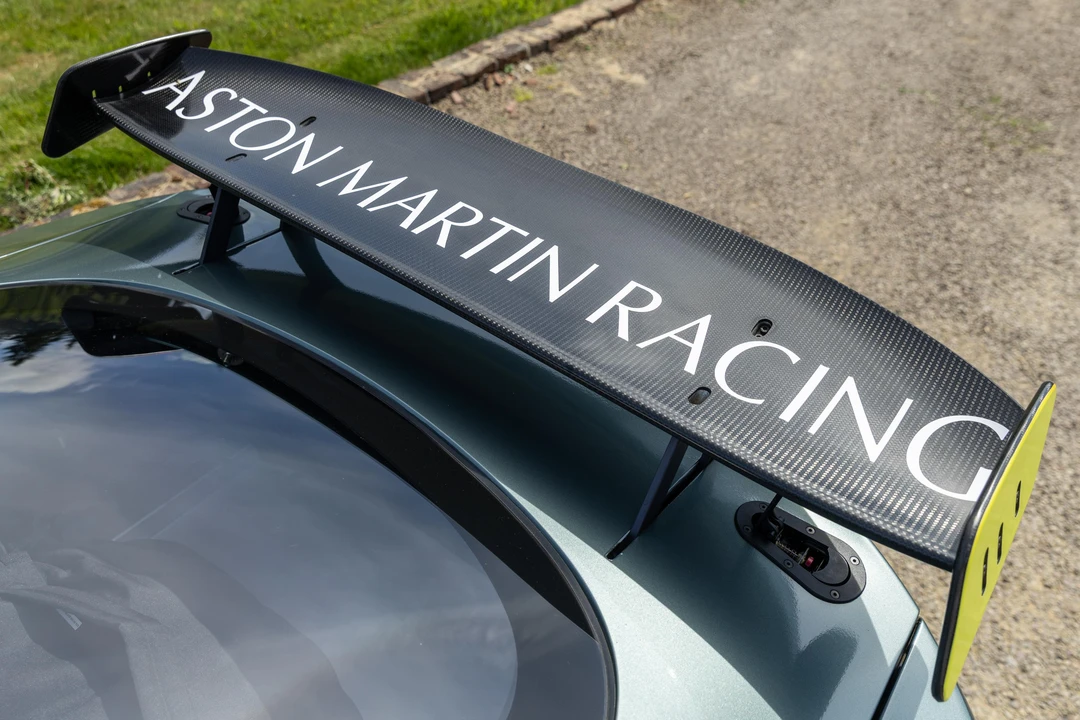 2017 Aston Martin V8 Vantage (2006-2017) - Image 16 of 31