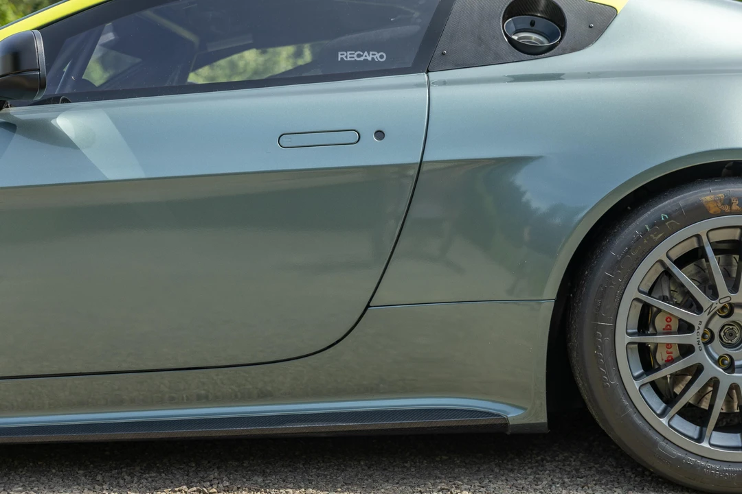 2017 Aston Martin V8 Vantage (2006-2017) - Image 13 of 31
