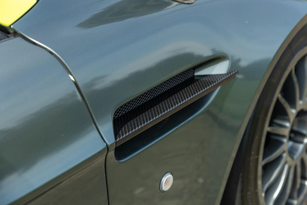 2017 Aston Martin V8 Vantage (2006-2017) - Image 27 of 31