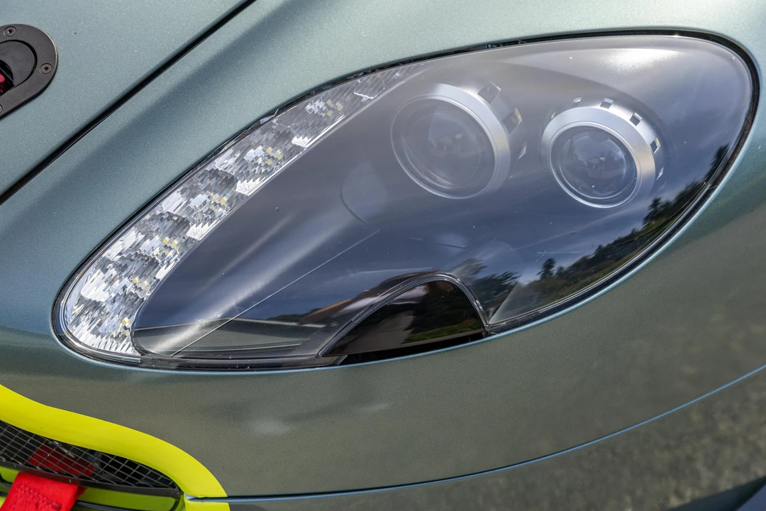 2017 Aston Martin V8 Vantage (2006-2017) - Image 11 of 31