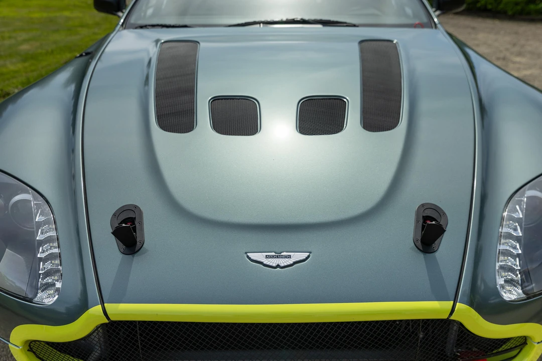 2017 Aston Martin V8 Vantage (2006-2017) - Image 10 of 31
