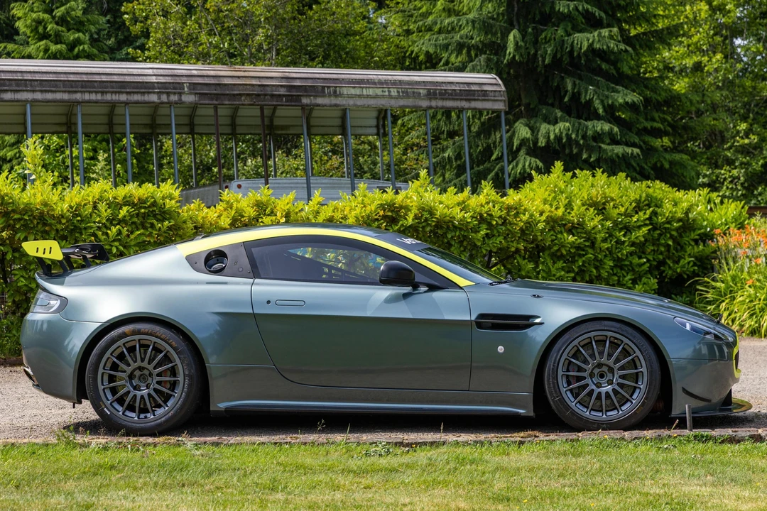 2017 Aston Martin V8 Vantage (2006-2017) - Image 3 of 31